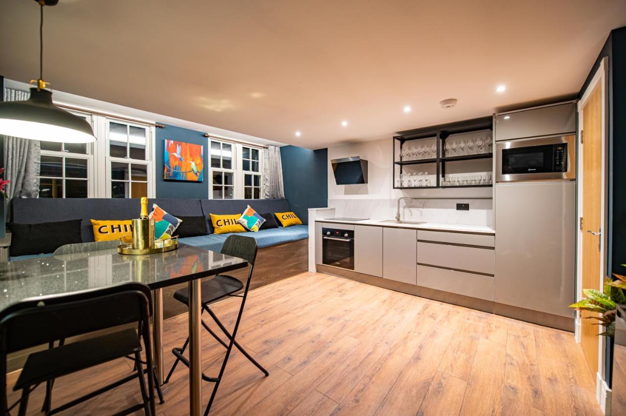 The Nest - Luxury 16 Person Apt W Jacuzzi & Parking Blackpool Buitenkant foto