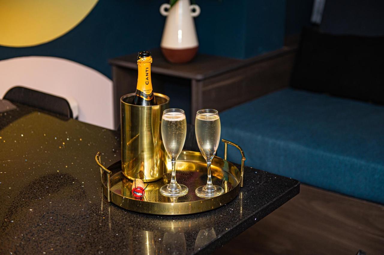 The Nest - Luxury 16 Person Apt W Jacuzzi & Parking Blackpool Buitenkant foto