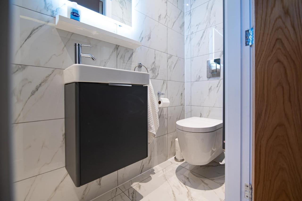 The Nest - Luxury 16 Person Apt W Jacuzzi & Parking Blackpool Buitenkant foto